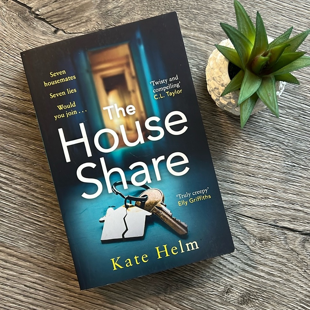 📚 SPECIAL 3/$21 BOOKS!! 📚 The House Share by Kate Helm